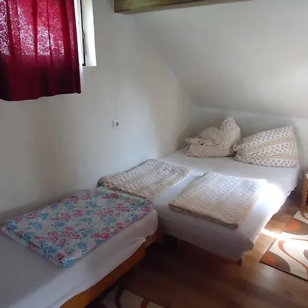 Lonci Neni Haza * Alsóörs